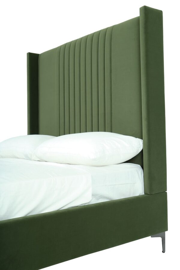 Manhattan Comfort Promenade Mid-Century Modern Velvet Upholstered Full- Size Bed in Moss Green