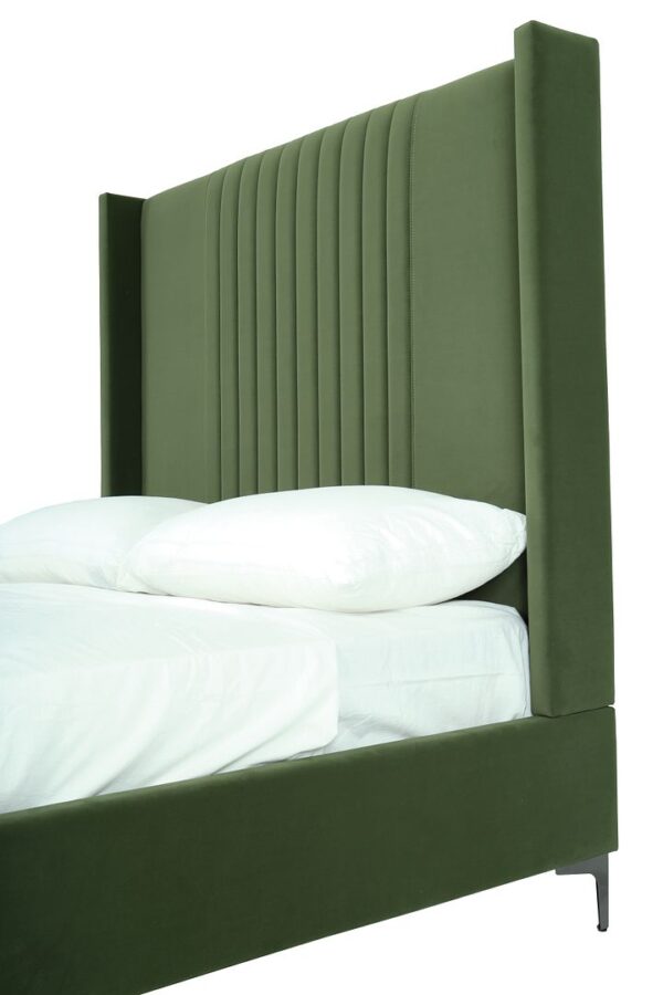 Manhattan Comfort Promenade Mid-Century Modern Velvet Upholstered Queen-Size Bed in Moss Green