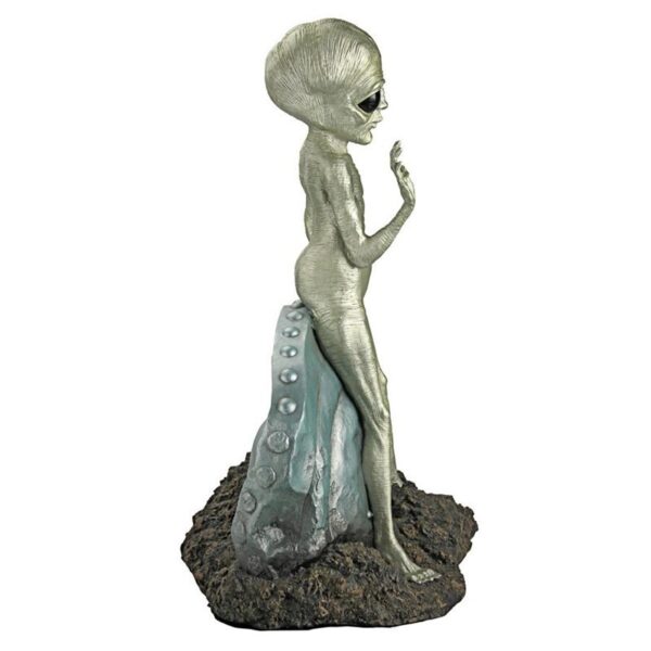 Design Toscano DB383016 15 Inch Roswell the Alien With Spacecraft Statue