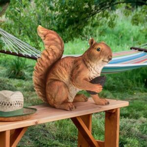 Design Toscano JQ10449 20 Inch Squirrel with Nut