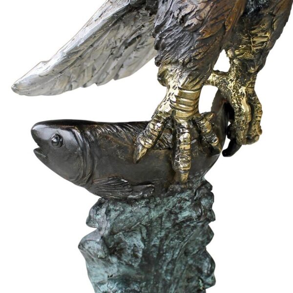 Design Toscano KW56604 17 1/2 Inch Majestic Eagle Statue - Bronze