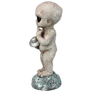 Design Toscano LY818142 7 Inch Zeta the Toddler Alien Statue