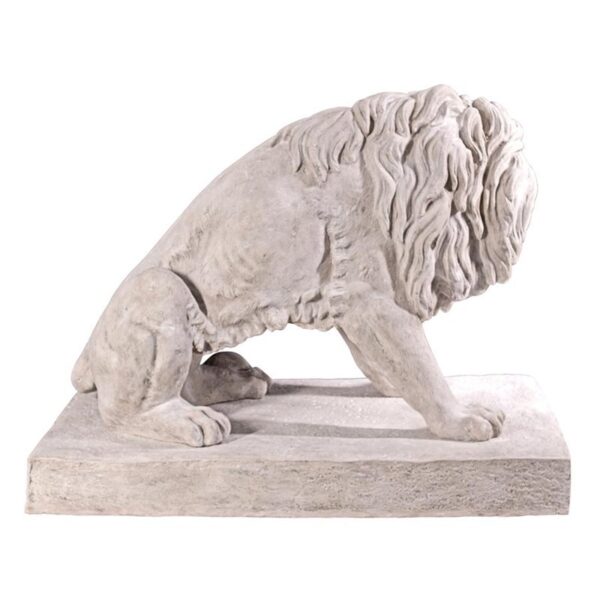 Design Toscano NE203071 52 Inch Kingsbury Garden Lion Looking, Left