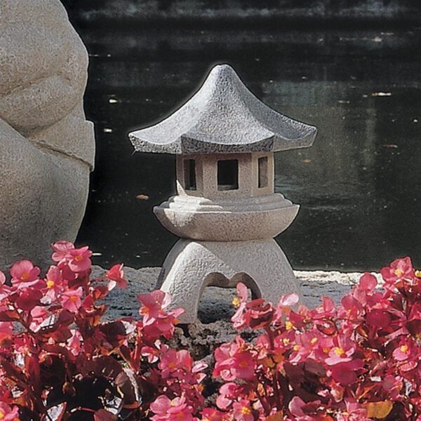 Design Toscano NG29869 7 1/2 Inch Medium Pagoda Lantern Statue