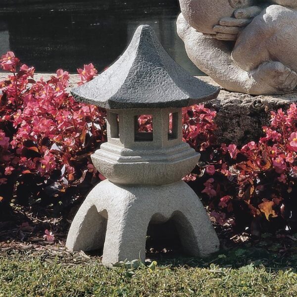 Design Toscano NG29870 Large Pogoda Lantern Statue