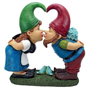 Design Toscano QM2796400 12 1/2 Inch Kiss and Tell Lover Gnomes Statue